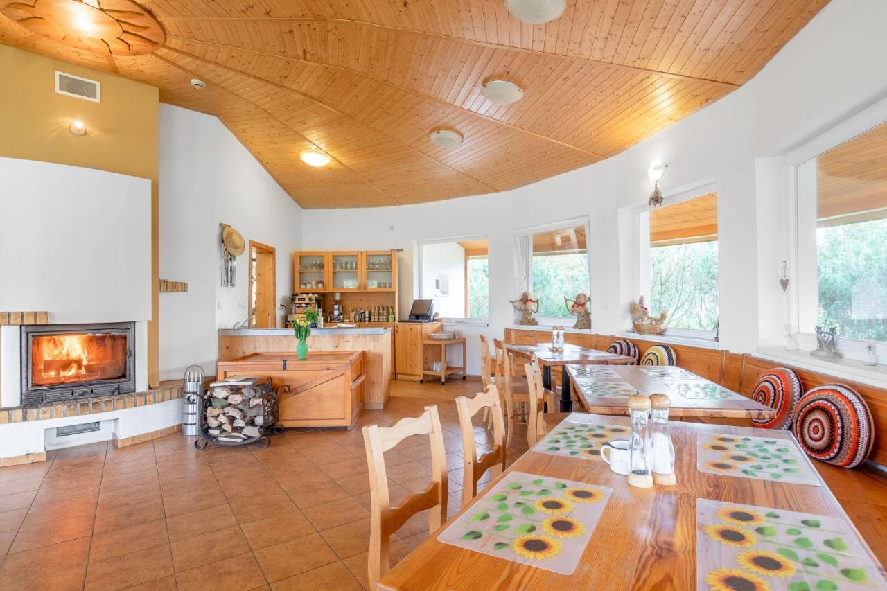 Farma Slunecny Dvur Apartmany A Family Stany Strecha Pod Strechou Hermanuv Mestec Экстерьер фото