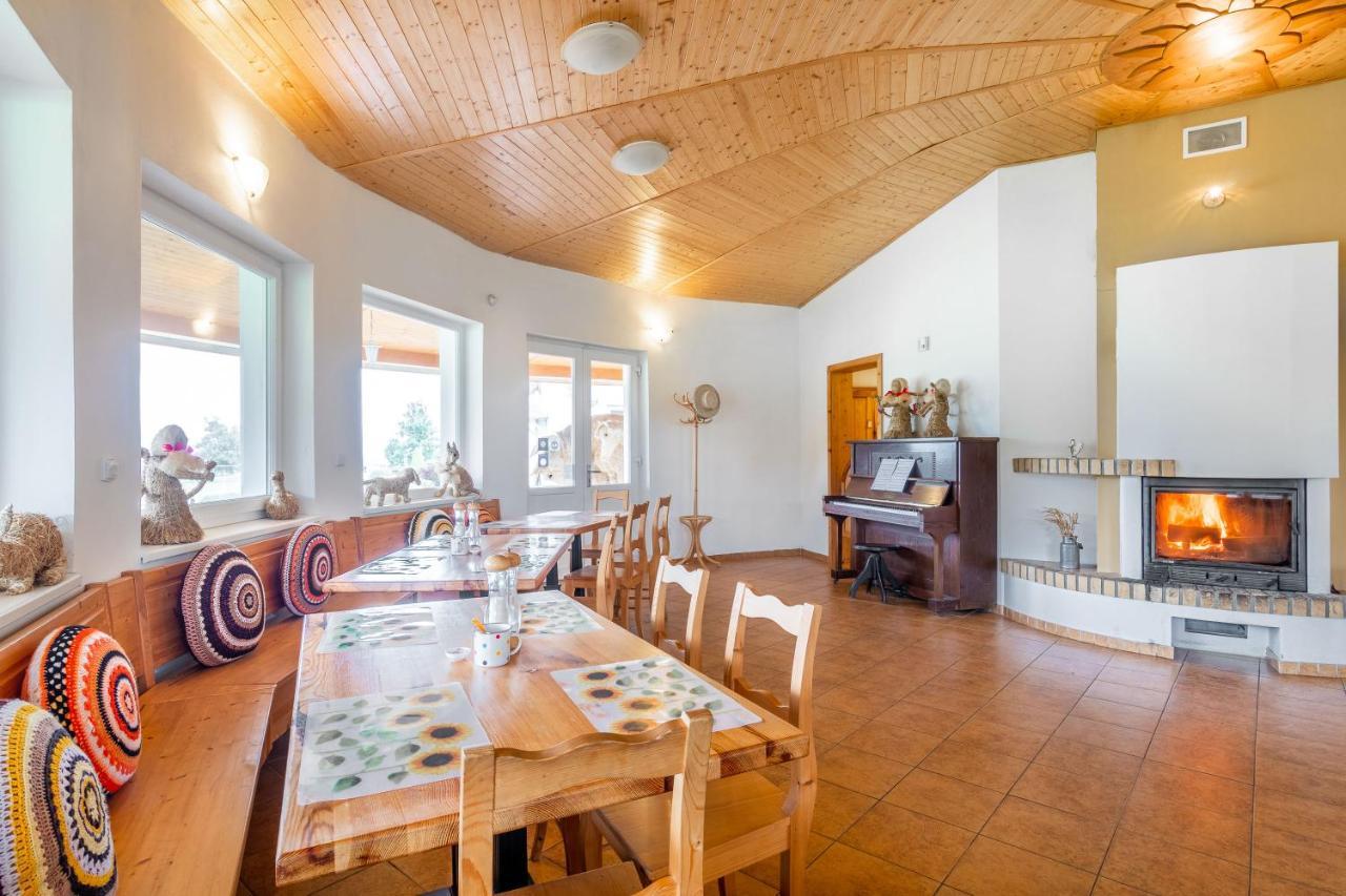 Farma Slunecny Dvur Apartmany A Family Stany Strecha Pod Strechou Hermanuv Mestec Экстерьер фото